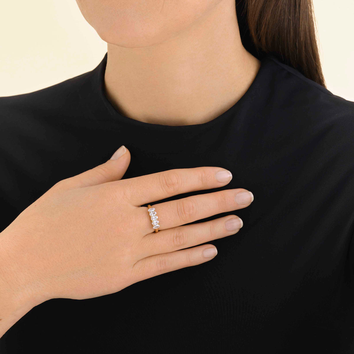 Ovaler Kristall Ring leftcolumn