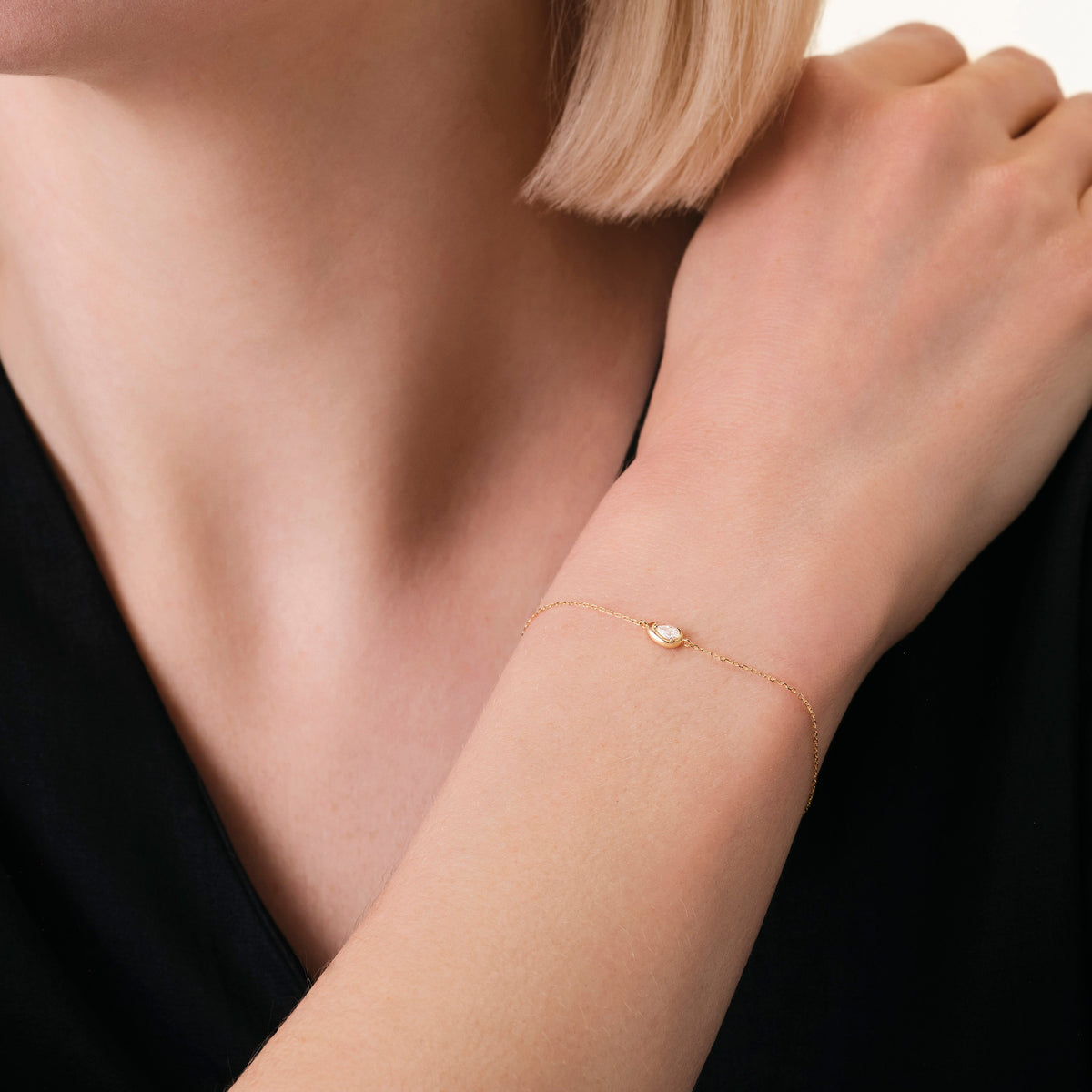 Luna Pear-Armband leftcolumn