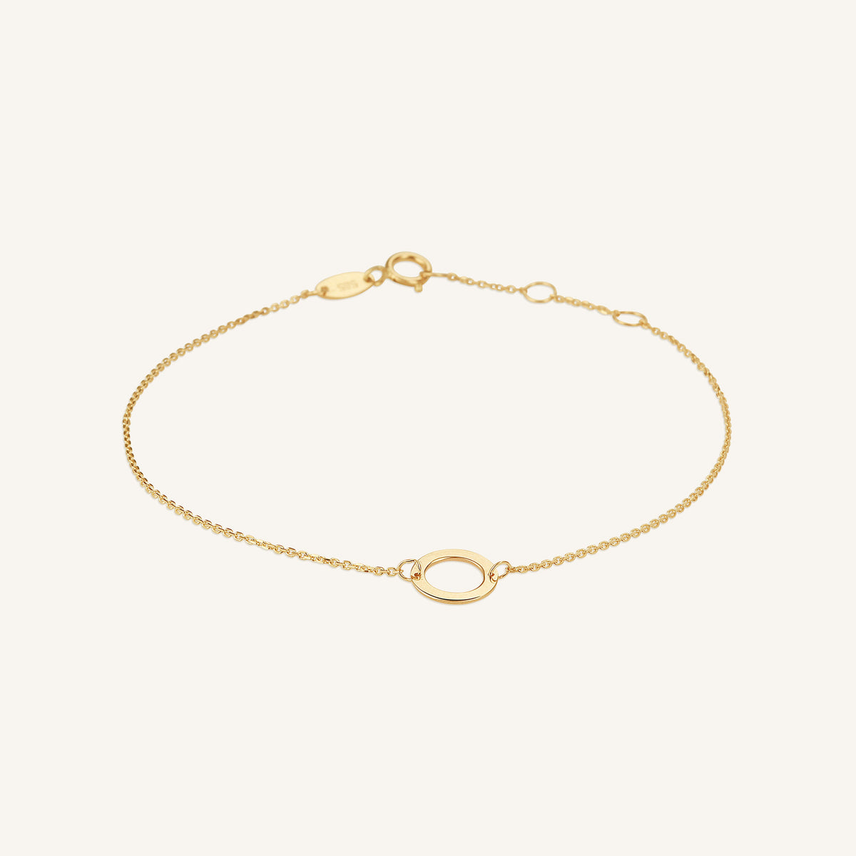 Hallow Coin Armband leftcolumn