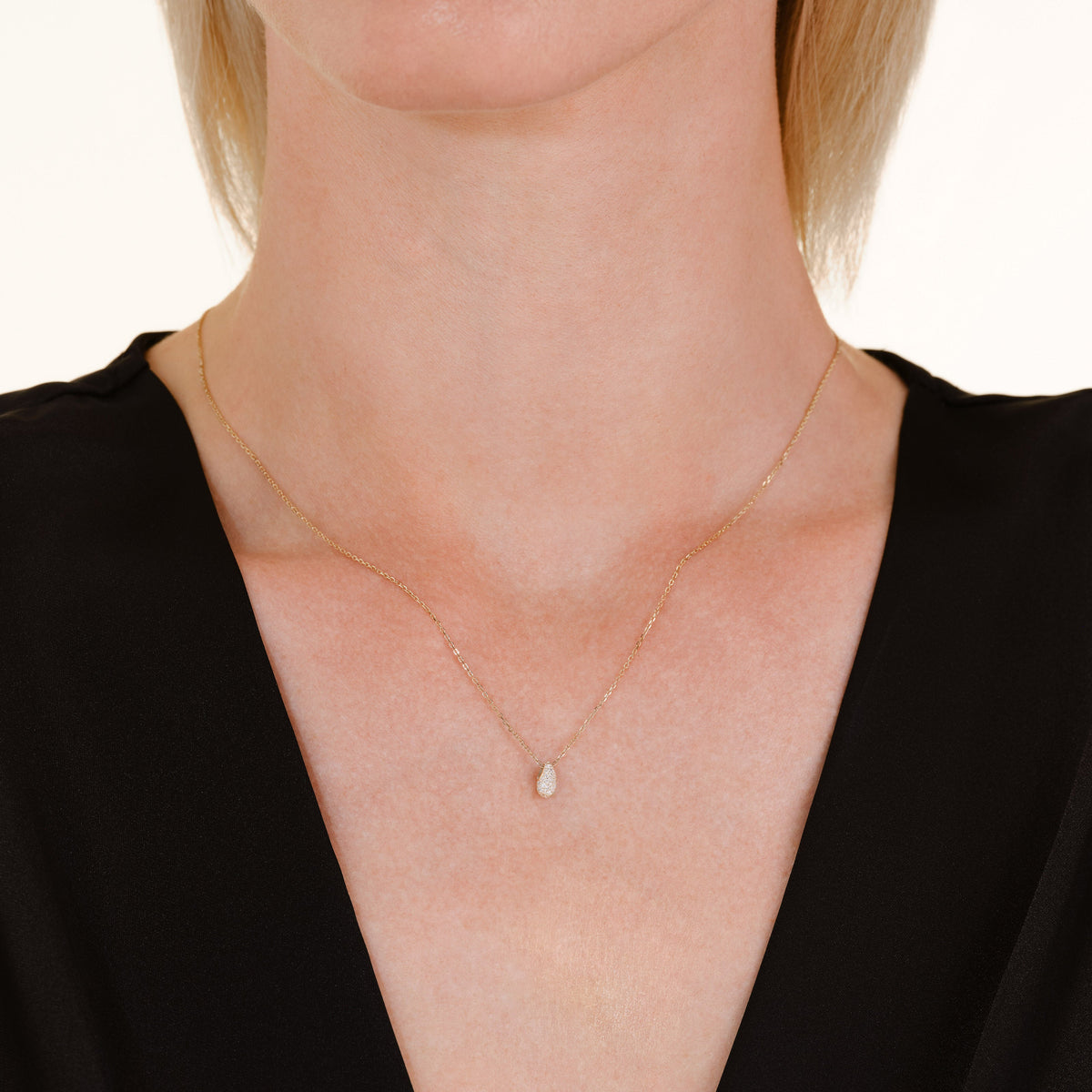 Teardrop Pave Halskette leftcolumn,