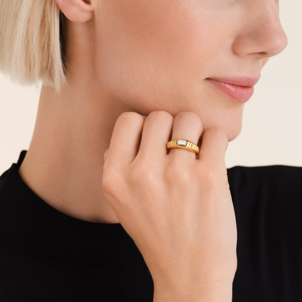 Geriffelter Octagon Ring leftcolumn