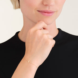 Initial Armband E leftcolumn