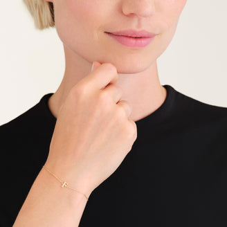 Initial Armband F leftcolumn