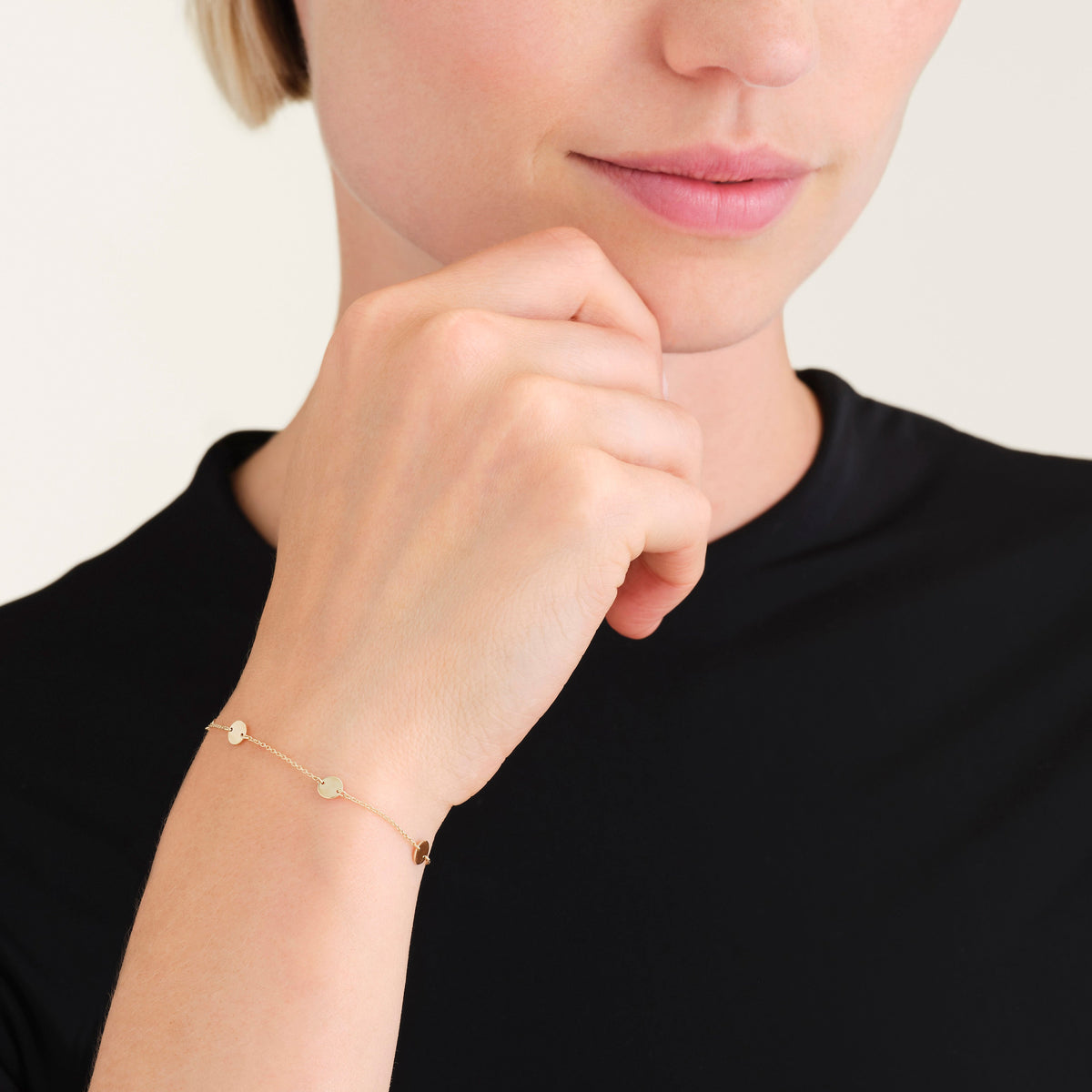 Multi Coin Armband leftcolumn