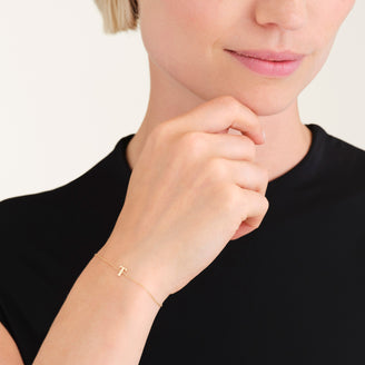 Initial Armband T leftcolumn